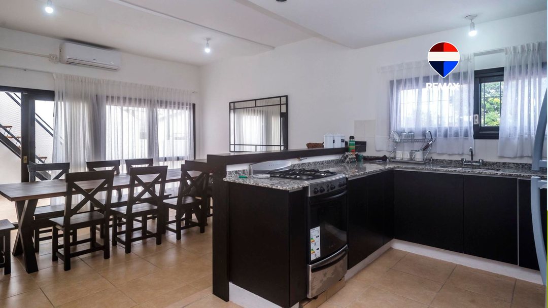 VENTA DEPTO AMPLIO 5 DORM SAN MARTIN AL 1400