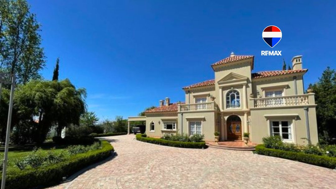 VENTA O PERMUTA CASA CON PILETA 5 DORM EN EL TIPAL