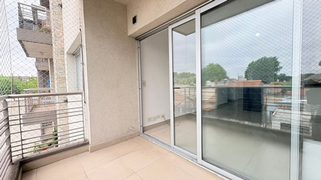 Venta Dpto 2 amb. C/pileta Villa Sto. Apto Credito