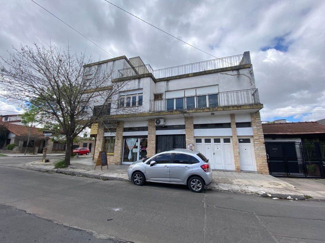 VENTA PH 4 AMBIENTES 1ER PISO CON COCHERA, PALOMAR