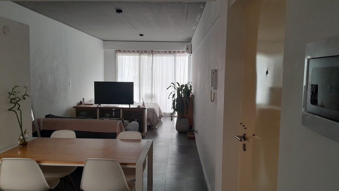 MONOAMBIENTE EN VENTA CON GRAN PATIO V ORTUZAR