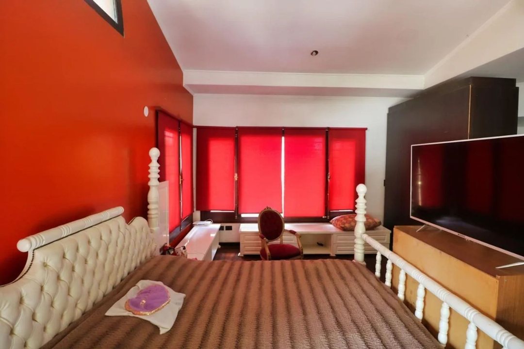 Alquiler casa 6 ambientes c/pileta