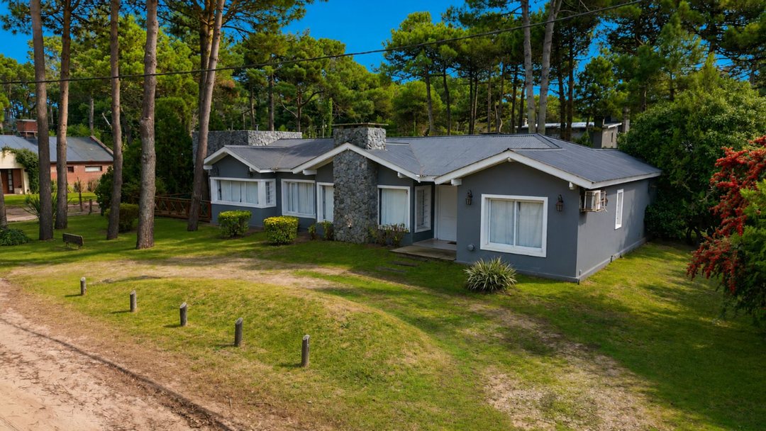 Venta casa en Valeria del Mar 5 ambientes