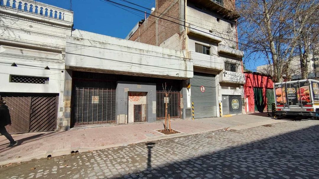 VENTA GALPON MATADEROS 2 PLANTAS 8,66X35 con renta