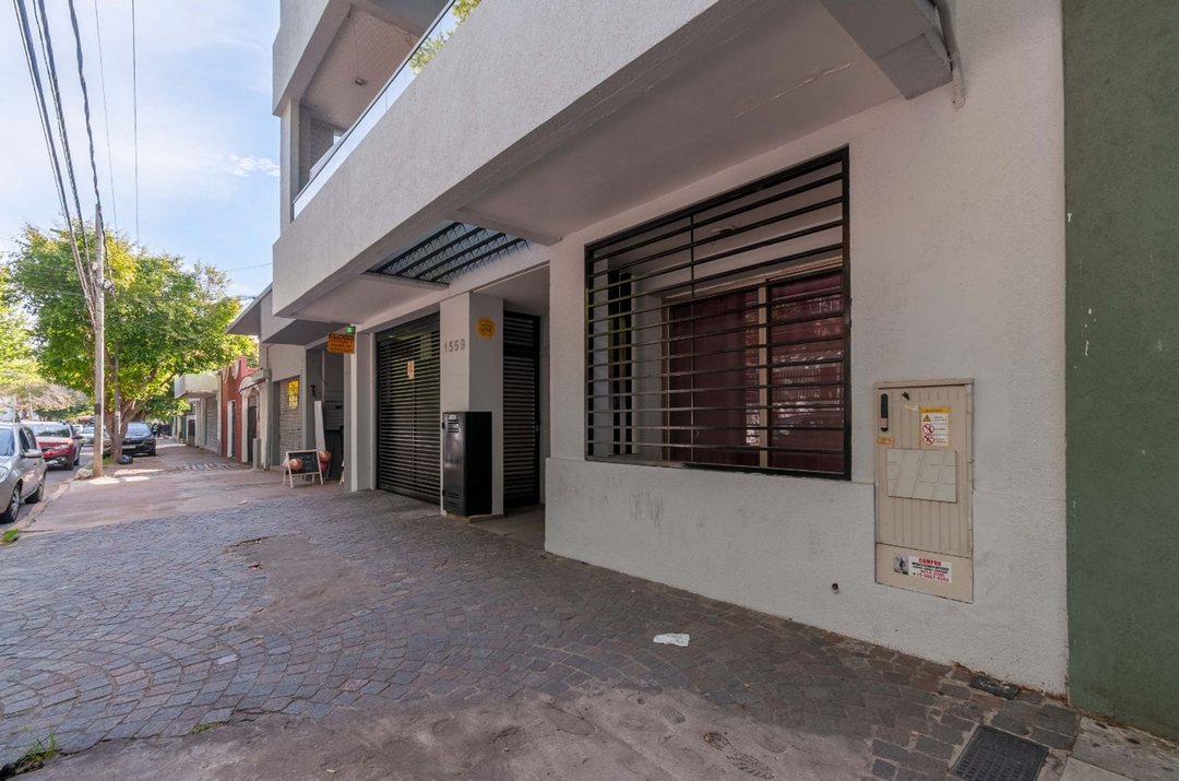 VENTA DEPTO  CENTRO DE ADROGUE CON COCHERA