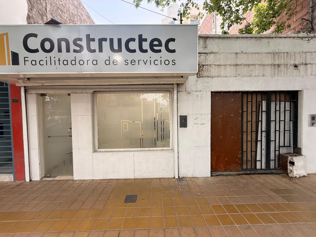 TERRRENO CON 2 LOCALES. CAPITAL