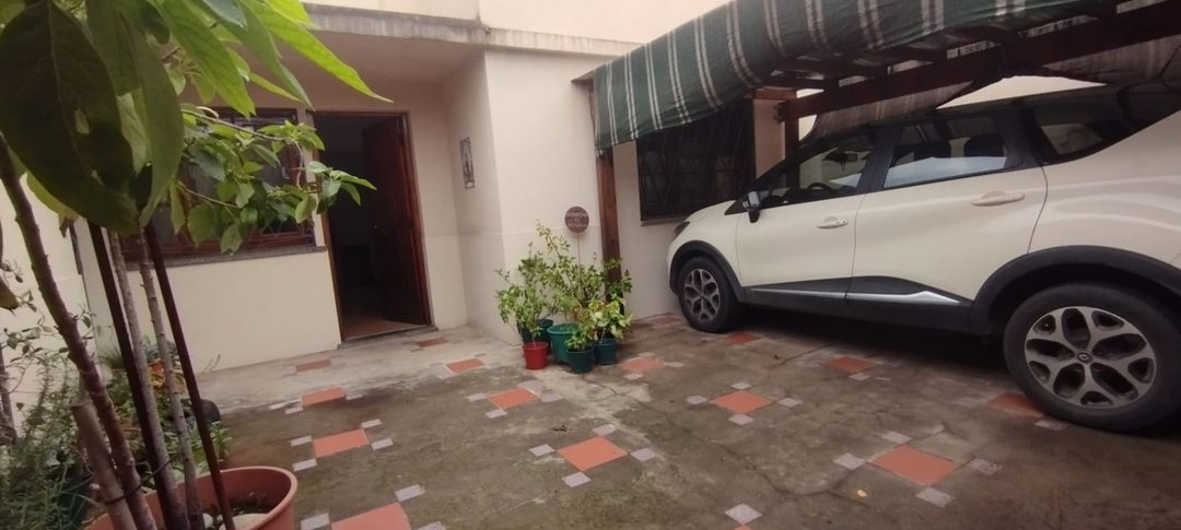 VENTA DE CASA DE 6 AMBIENTES MUTIFAMILIAR