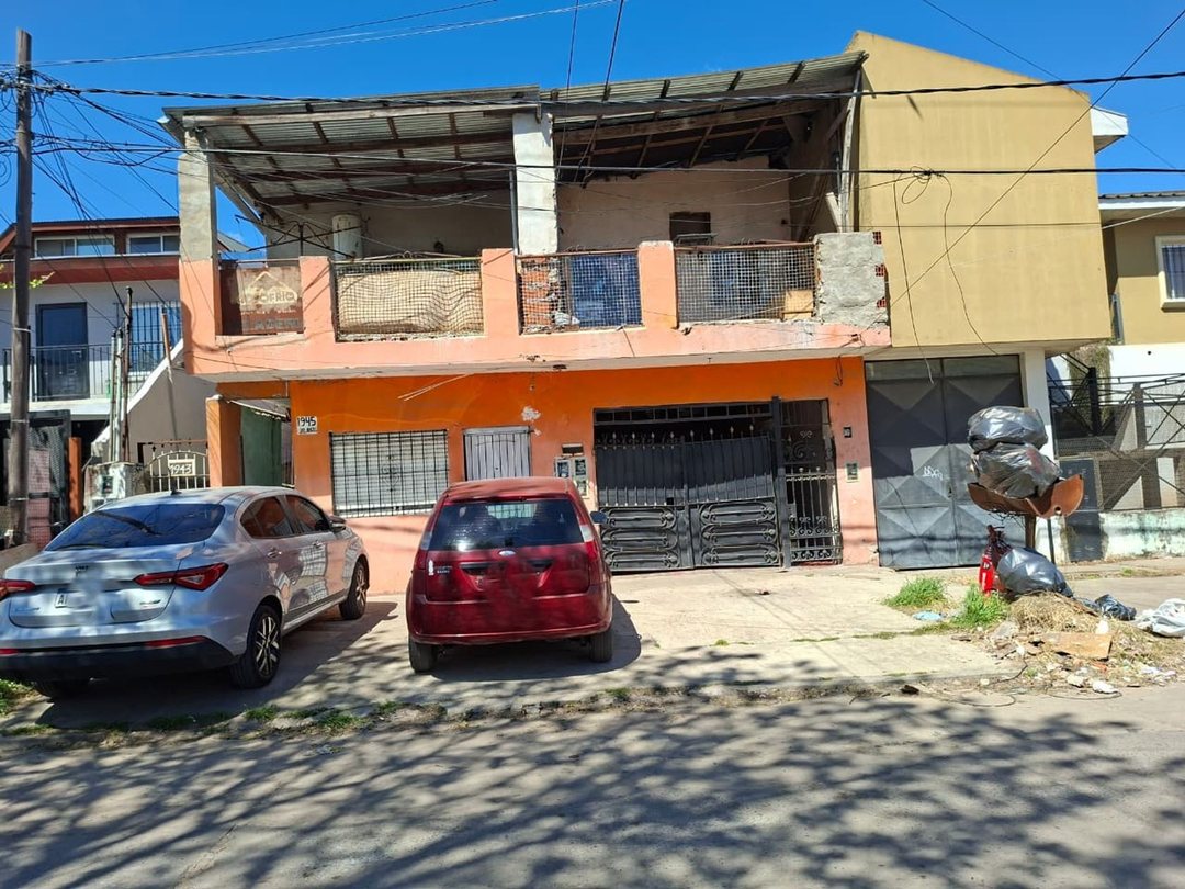 EDIFICIO EN VENTA, PB Y 1° PISO. LOTE PROPIO. JCP