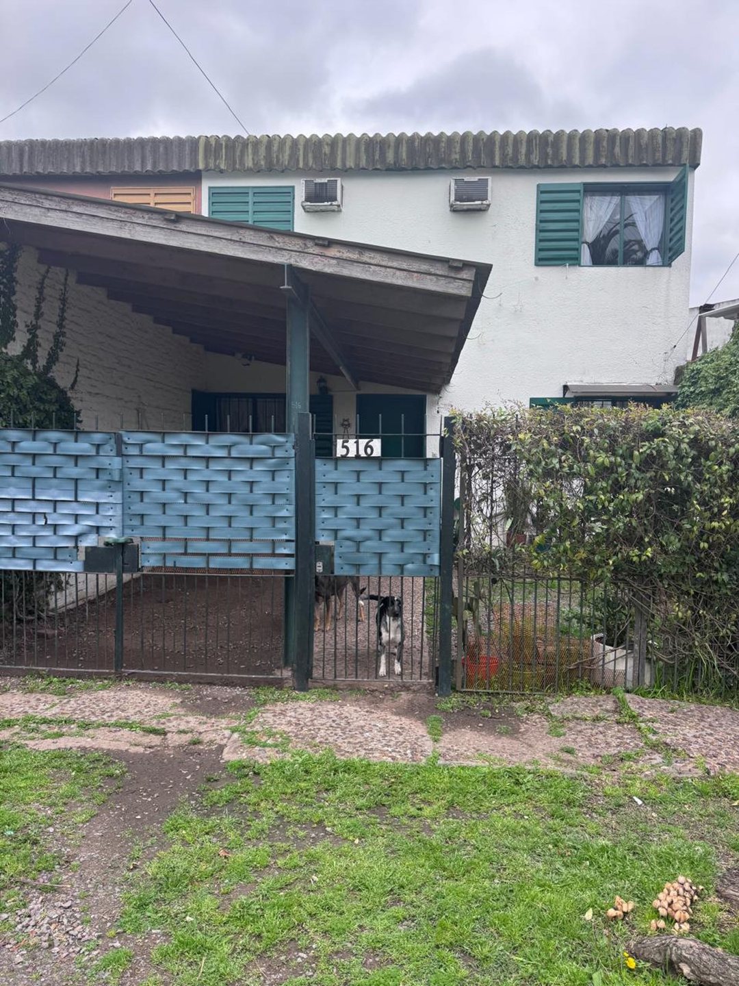 CASA EN VENTA -4 AMBIENTES