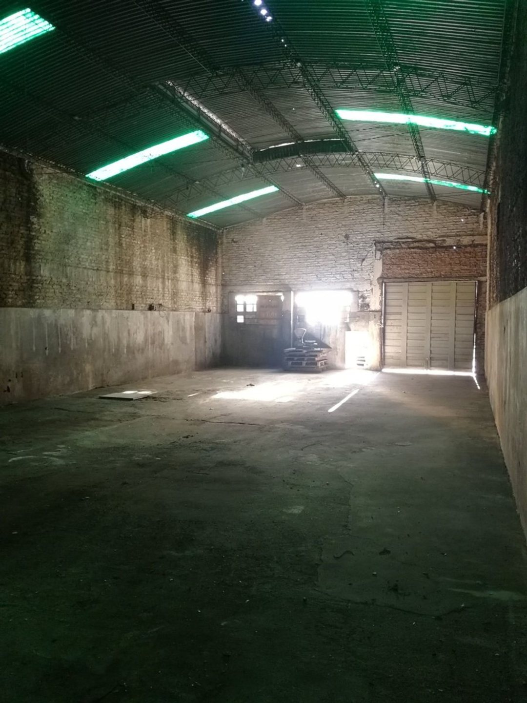 VENTA GALPÓN  REPUBLICA DEL LIBANO 300 GERLI LANUS