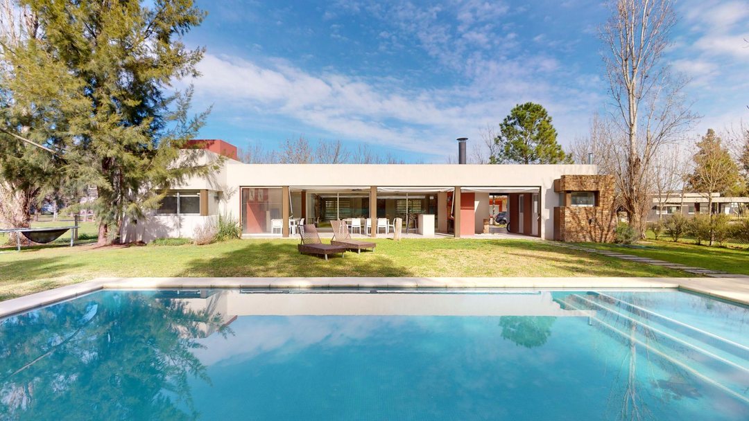 CASA EM VENTA MIRALAGOS