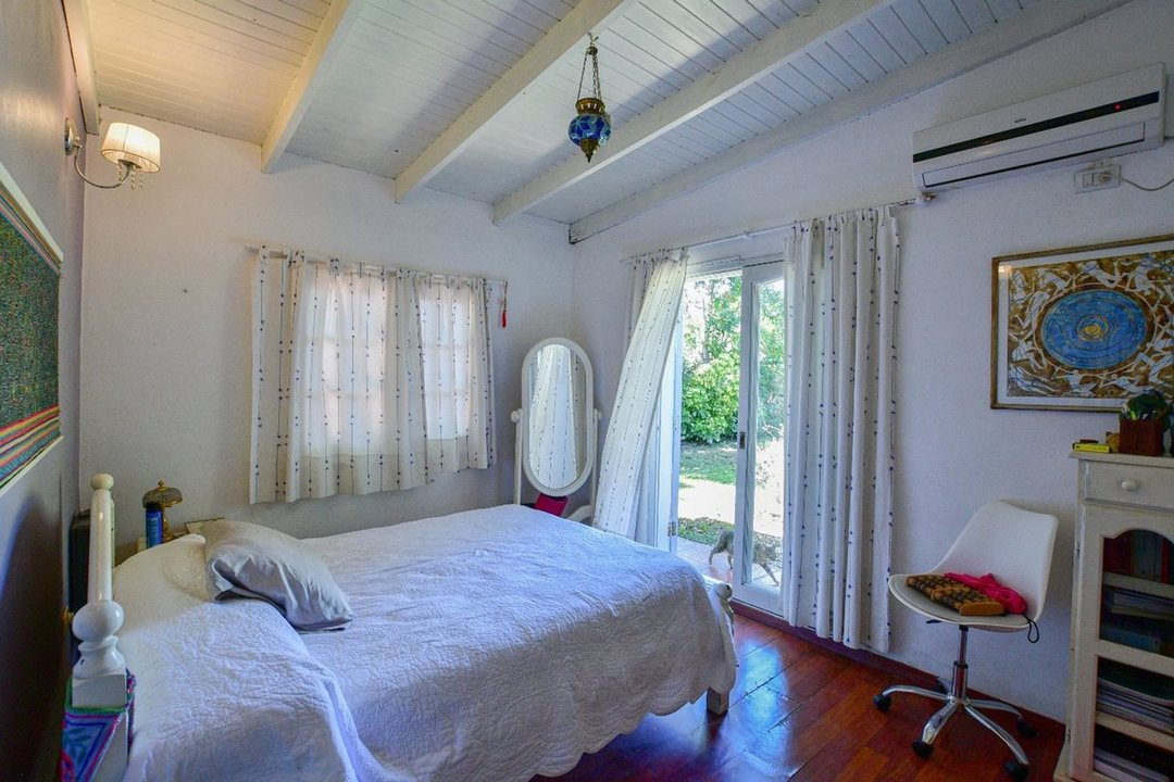 CASA VENTA LA PLATA GONNET 2 DORMITORIOS GARAGE