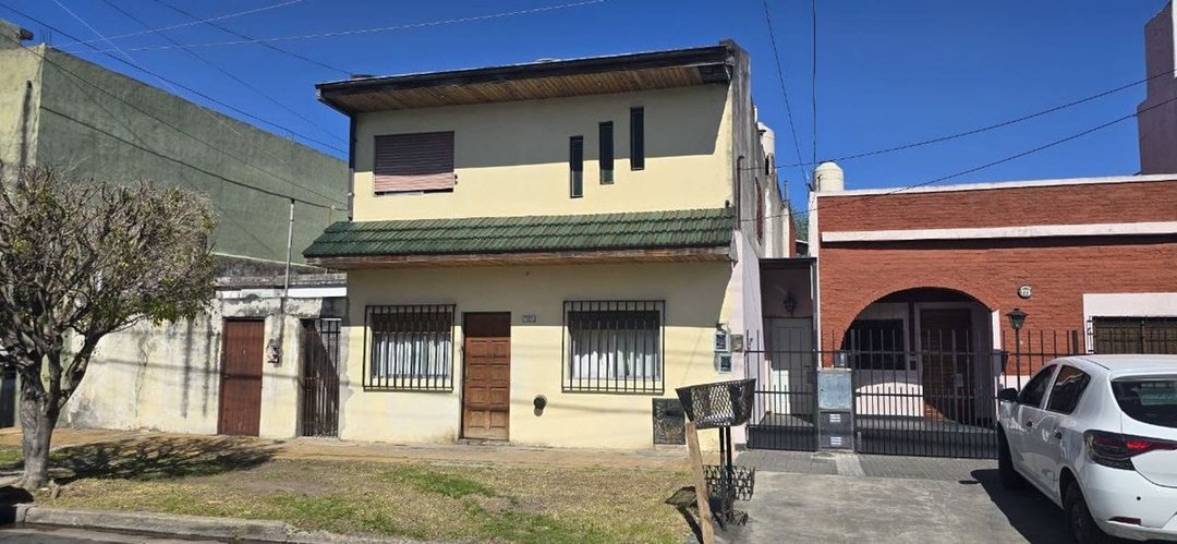 Venta Casa MULT FAMILIAR lote propio  Ramos Mejia