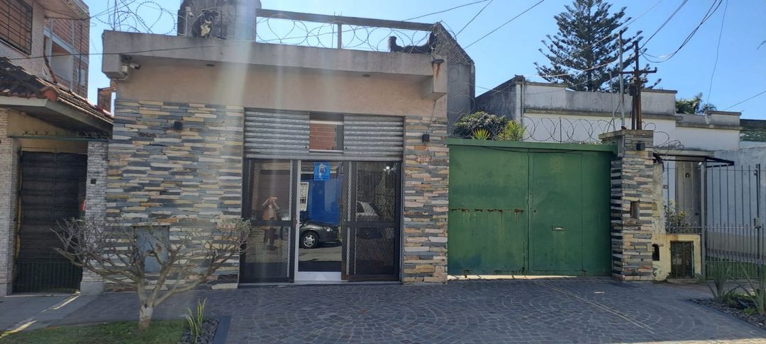 VENTA CASA C/LOCAL COMERCIAL, QUINCHO Y FONDO!