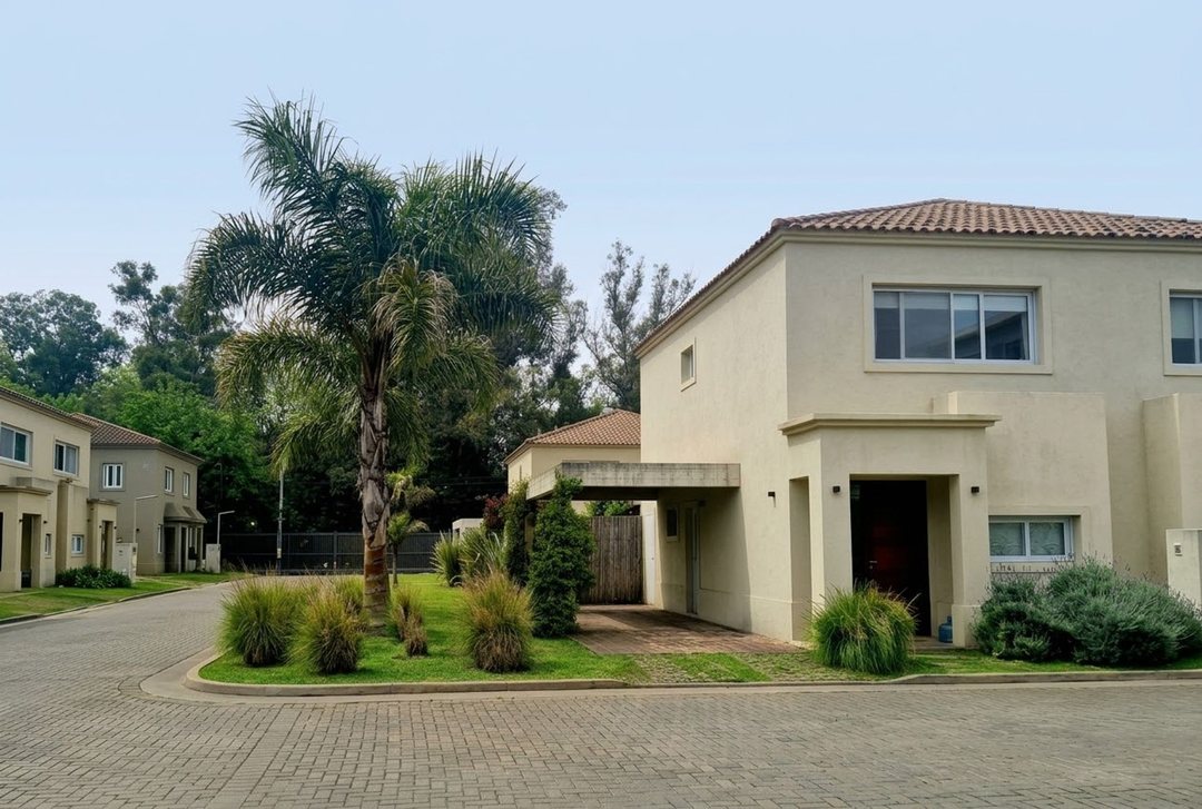 CASA EN VENTA EN SARAVI VILLAGE - DUPLEX 4 AMB.