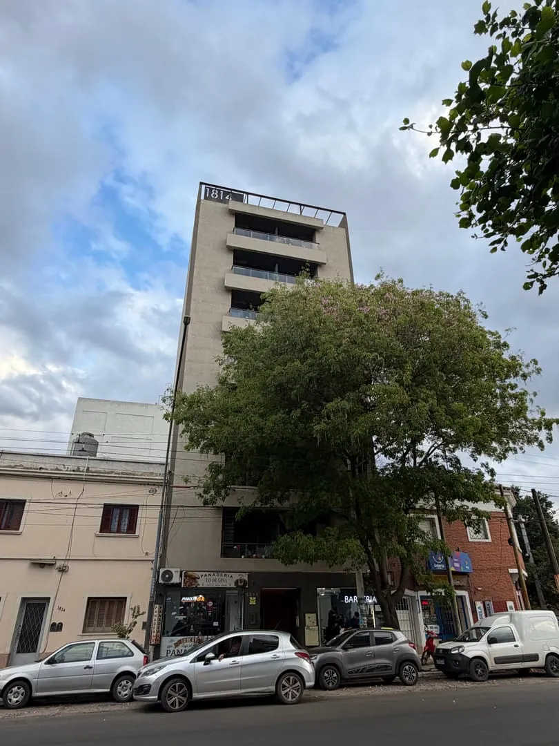 VENTA DEPARTAMENTO DE 1 DORMITORIO SOBRE AV. 24 DE SEPTIEMBRE! LO VEMOS??