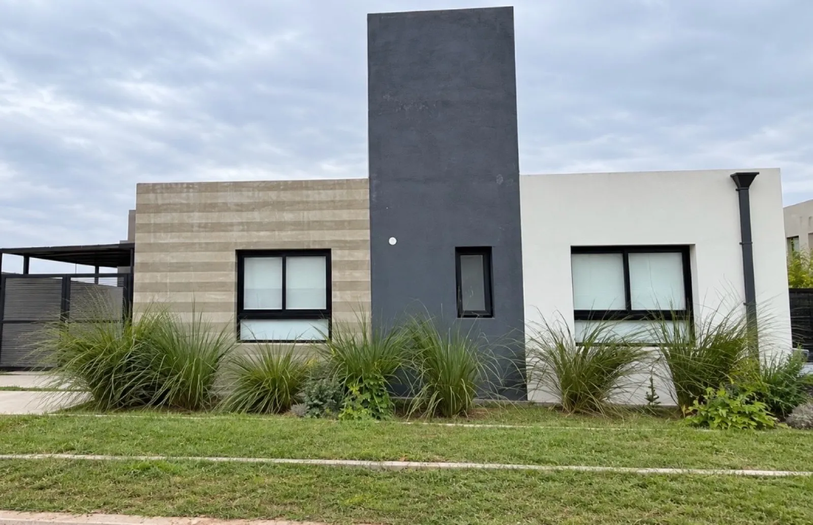 DÚPLEX DE 2 DORMITORIOS EN VENTA BRISAS DE MANANTIALES