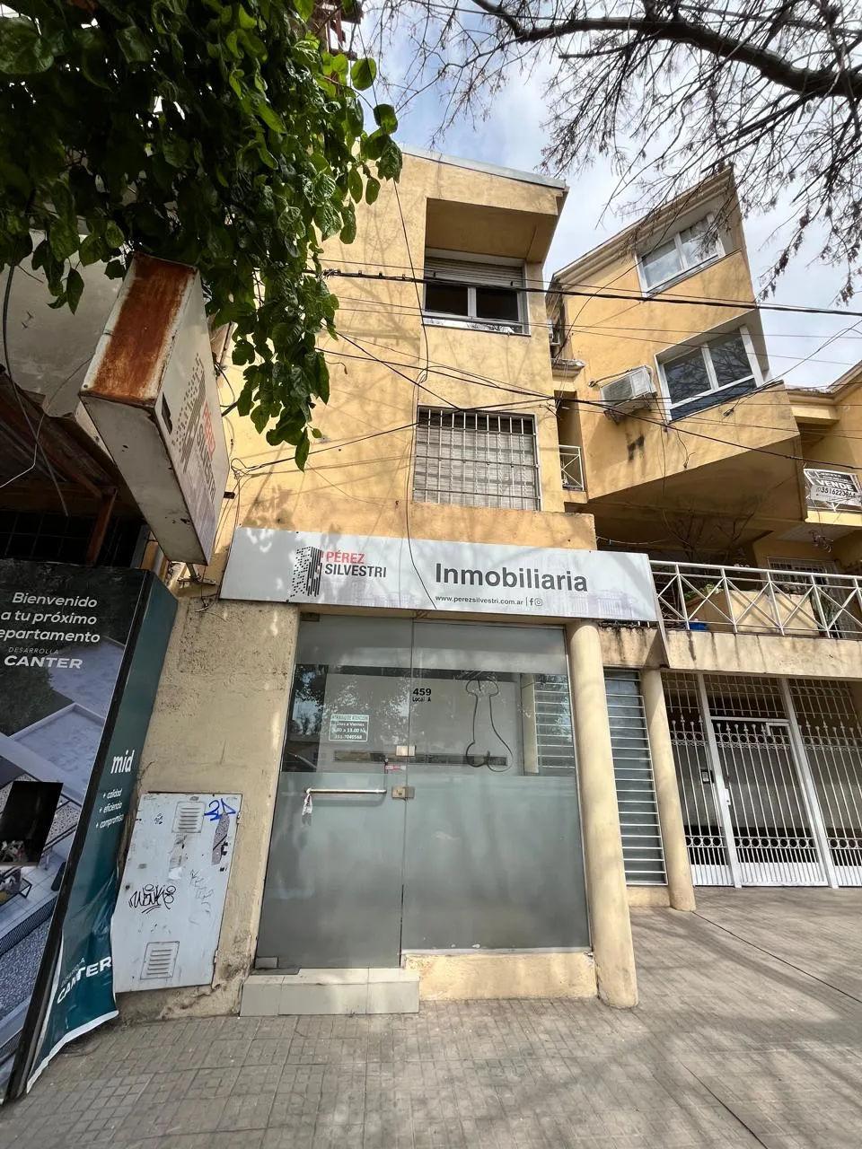 Local en venta sobre Jeronimo Luis de Cabrera!!