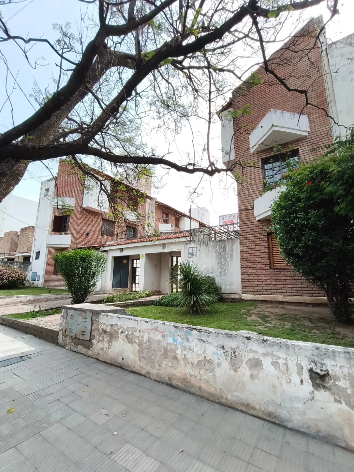 OPORTUNIDAD- DUPLEX EN COMPLEJO CERRADO- ALTO ALBERDI