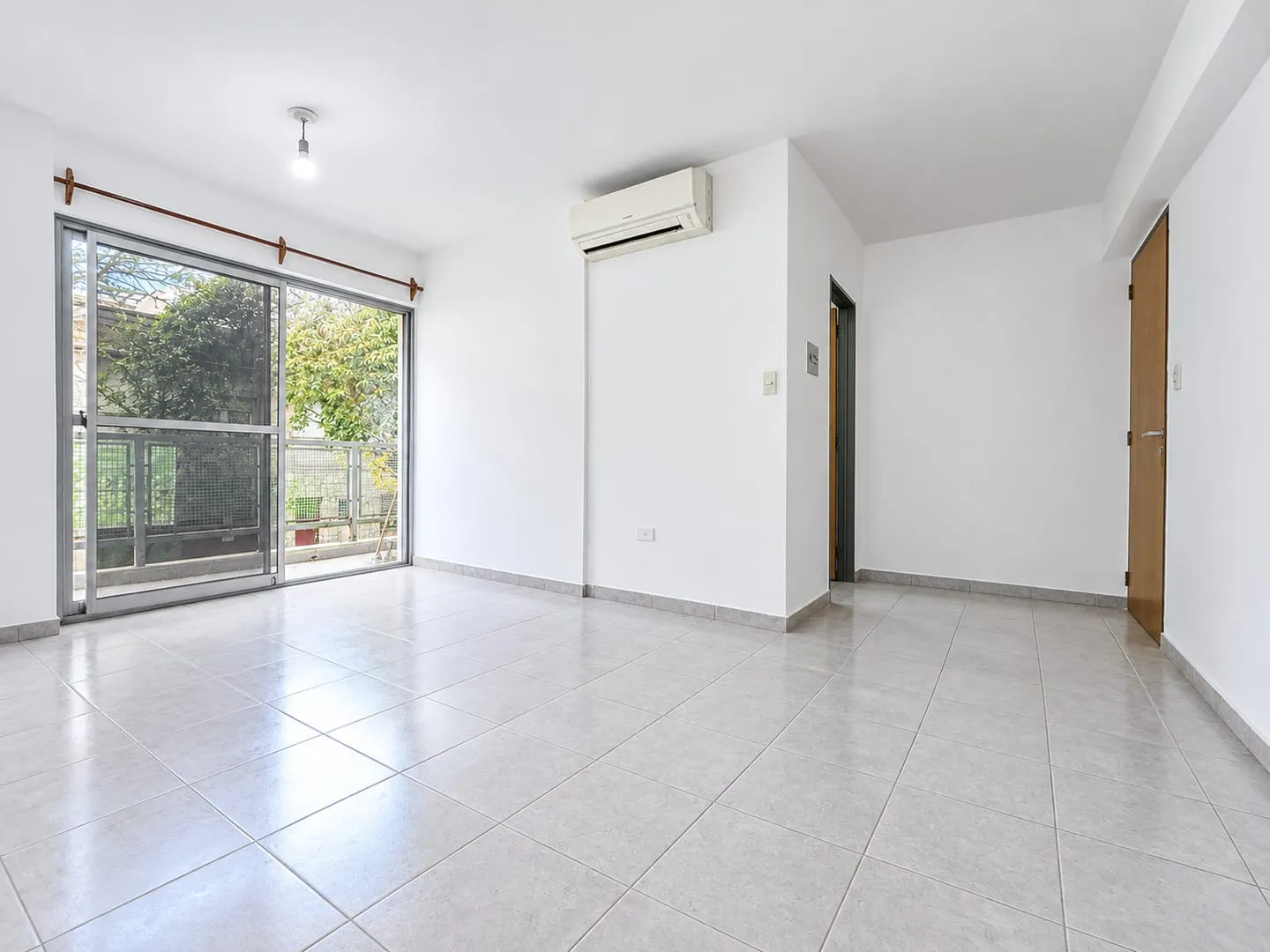 Nueva Cordoba BALCON FRENTE un dormitorio