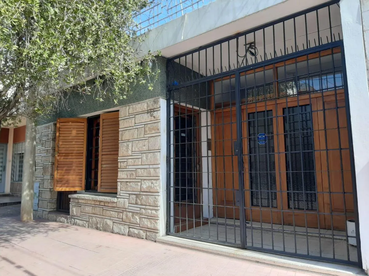 ALQUILO CASA DE 3 HAB/ EN Bº GRAL BUSTOS