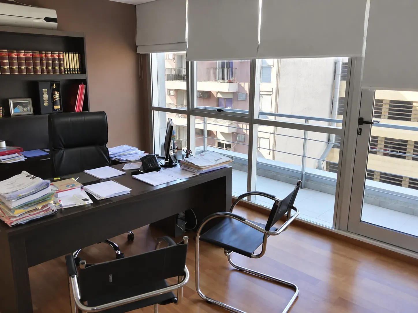 Venta – Oficina 75 m² alquilada en Edificio Vanguardia, microcentro: renta superior al 7%