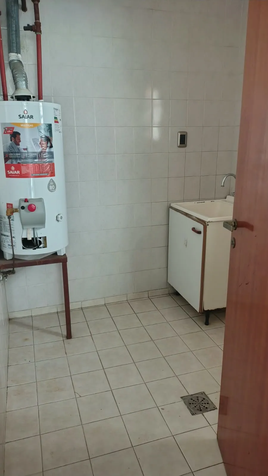 VENDO EXCELENTE CASA EN BARRIO CERRO CHICO !