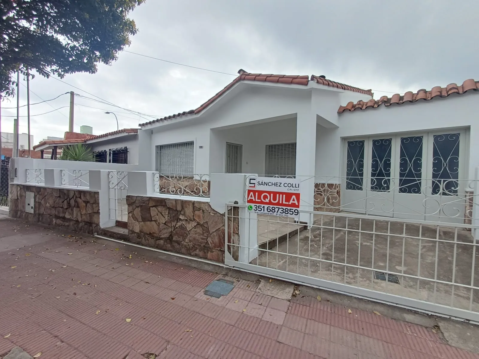 Bv. Eduardo Bulnes 3186, 3 Dormitorios - Patio Amplio con Asador y Cochera 2/3 Autos