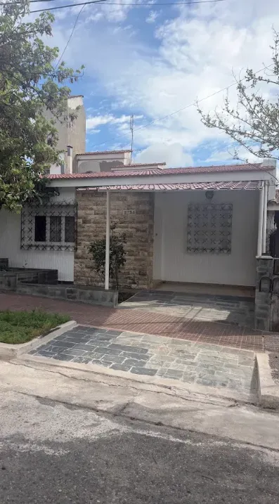 Casa en Venta 3 Dormitorios Av. Duarte Quiros 5754 B° Quebrada de las Rosas