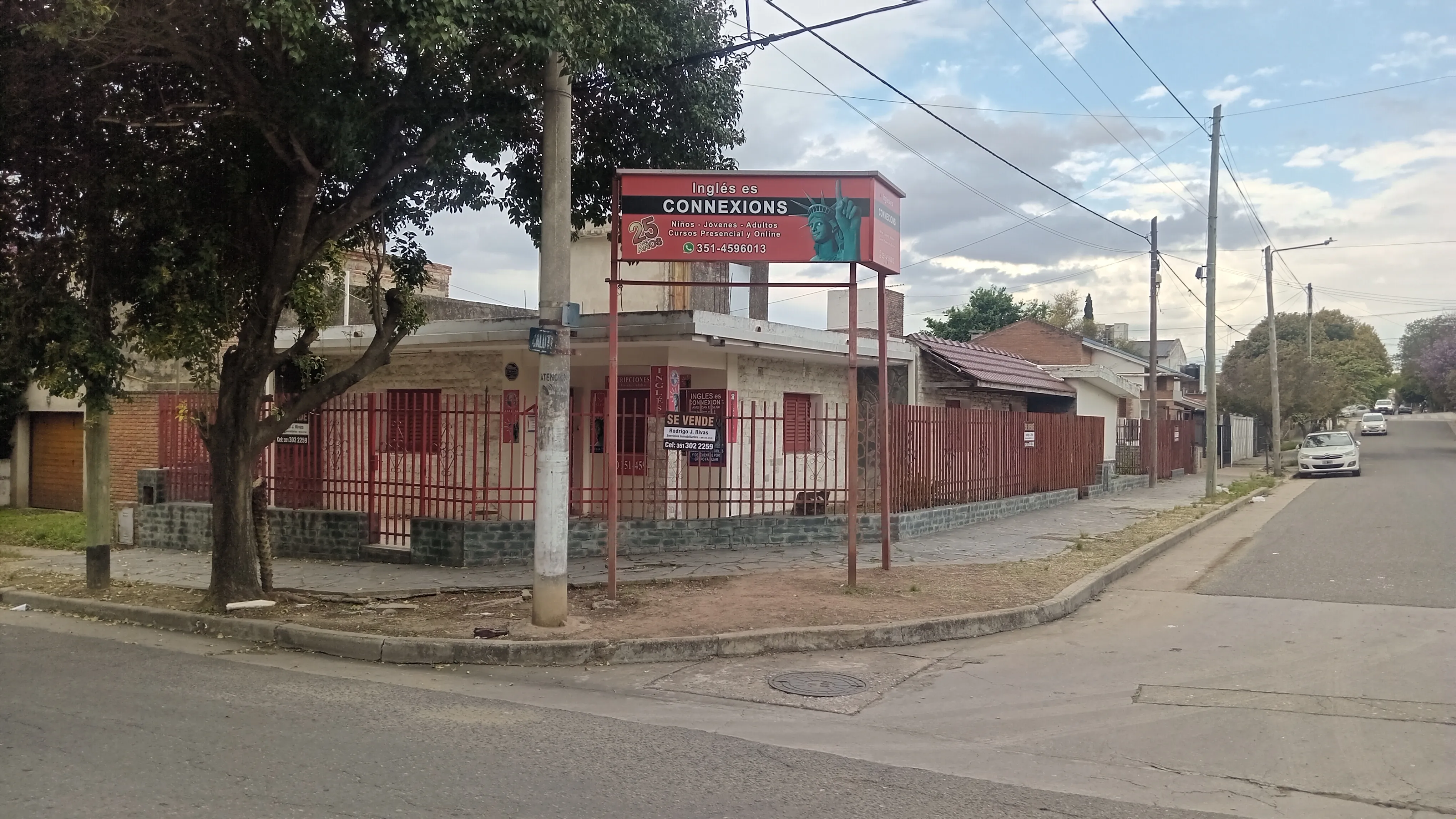 VENDO CASA B° QUEBRADA LAS ROSAS