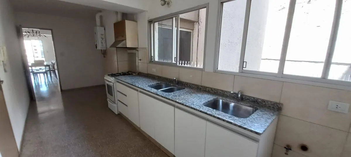 APTO CREDITO -4 DORMITORIOS BALCON - BOLIVAR 300 - B° CENTRO-ZONA TRIBUNALES376