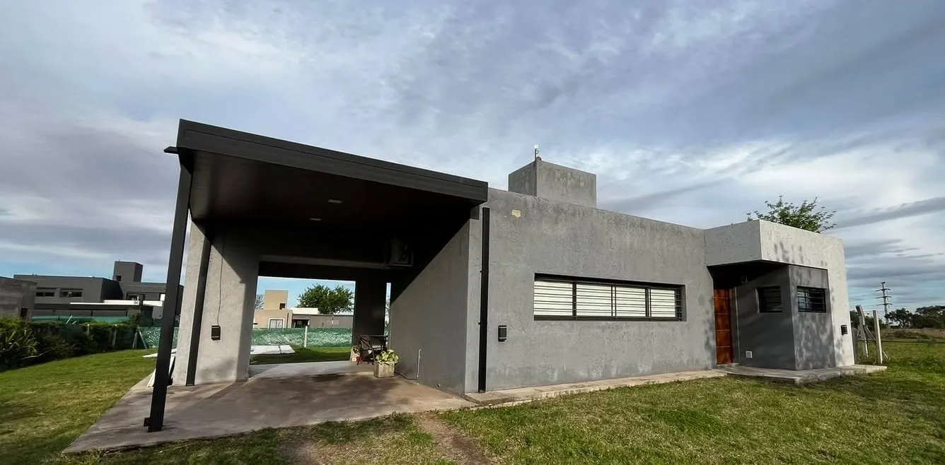 Casa en venta 3 dormitorios barrio cerrado Mendiolaza