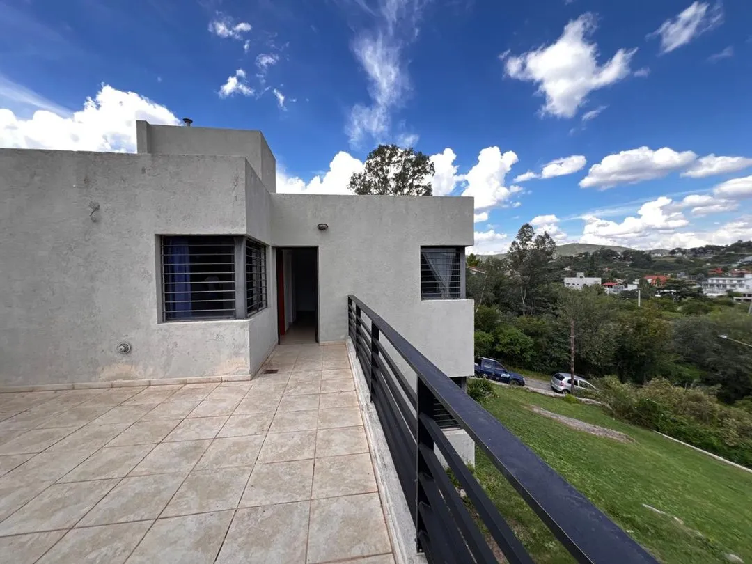 CASA VILLA DEL LAGO V CARLOS PAZ CORDOBA 3 DORMI PARQUE COCHERA TERRAZA VISTAS SIERRAS TURISMO VENTA