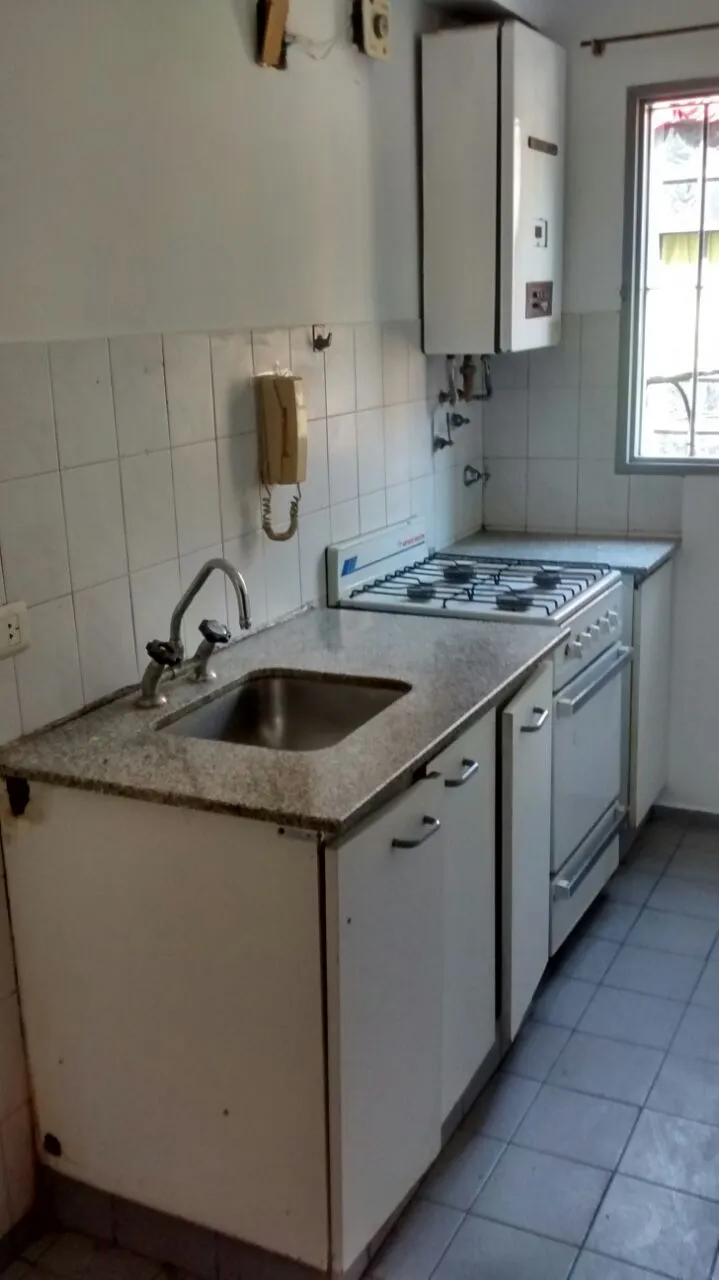 ALBERDI - CHUBUT esq. 9 DE jULIO - DEPTO 1 DOR. FRENTE U$S41.000.-