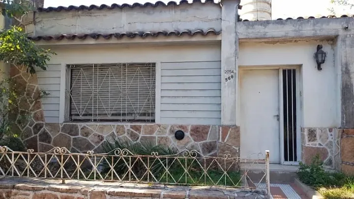 CASA A RECICLAR EN VILLA CABRERA | ESCRITURA
