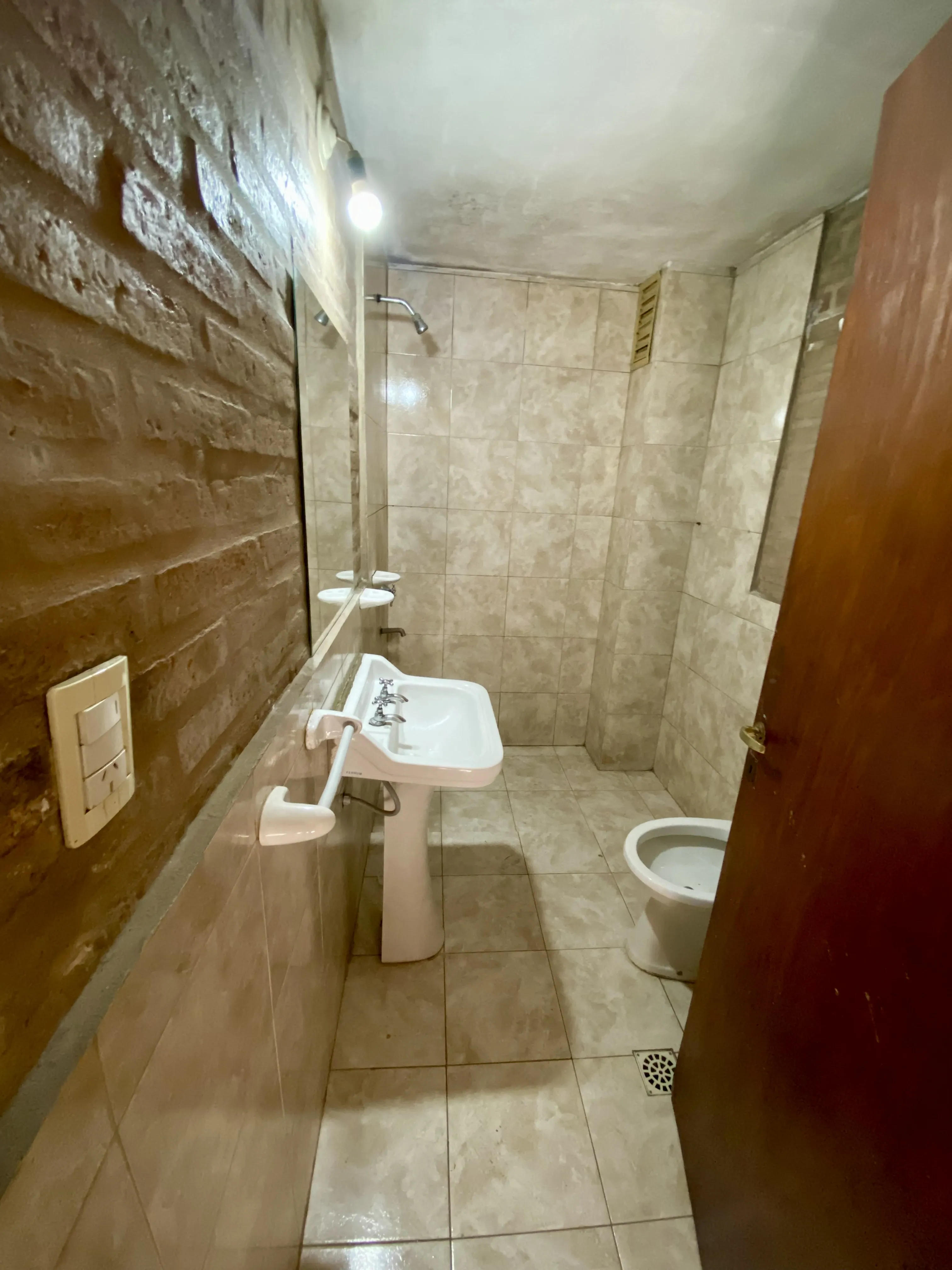 DUEÑO ALQUILA DEPARTAMENTO EN BARRIO LOS GIGANTES
