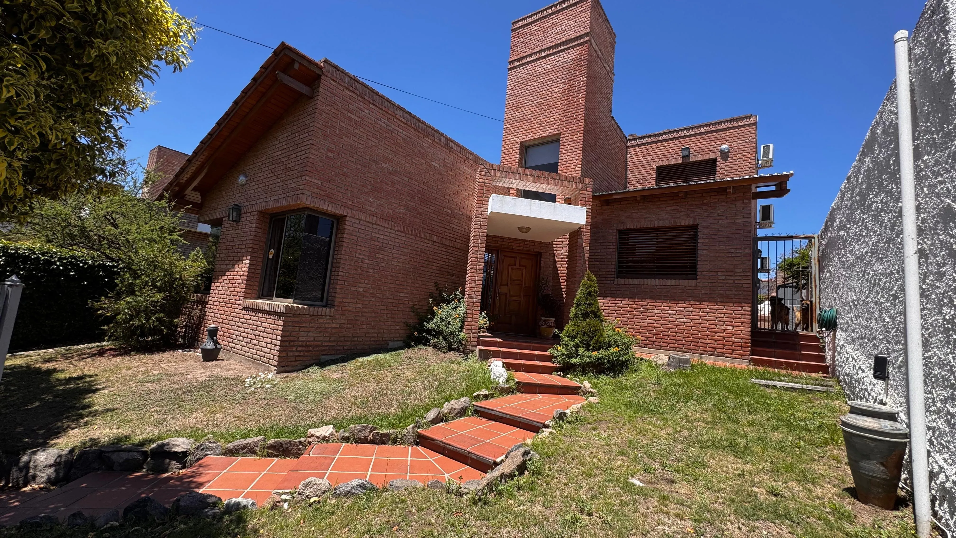 Venta de chalet con pileta en Villa Carlos Paz