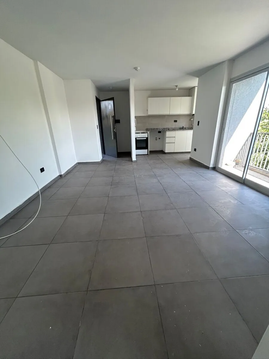 ALQUILER DPTO 1 DORMITORIO CON COCHERA Y BALCON - ALBERDI