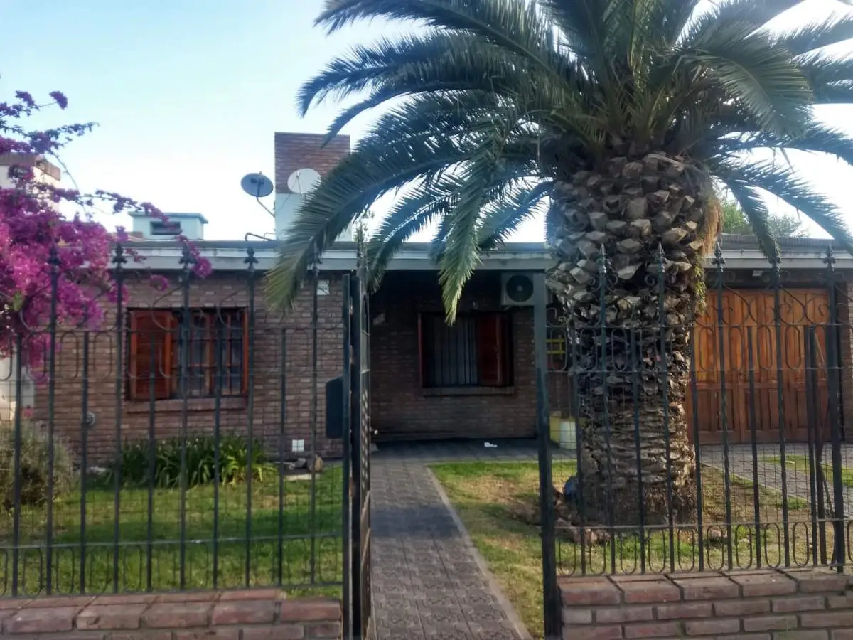 vendo casa 3 dormi. quincho, pileta