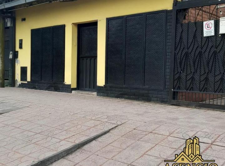Casa · 300m² · 8 Ambientes · 5 Cocheras