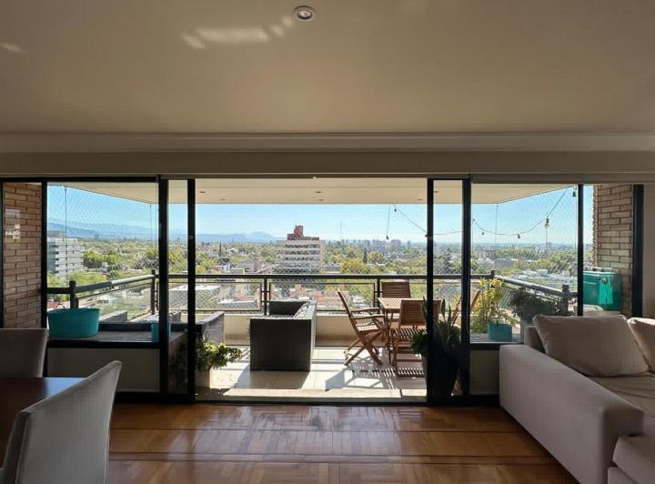 Departamento · 250m² · 6 Ambientes · 3 Cocheras
