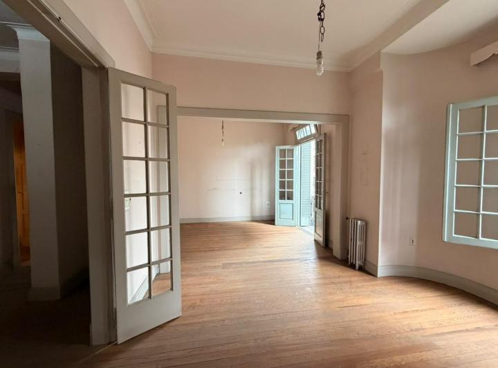 Departamento · 140m² · 8 Ambientes