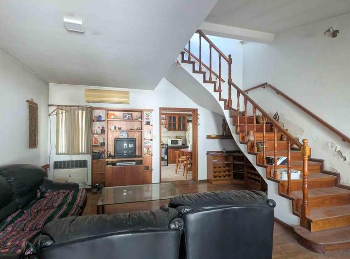 Casa · 250m² · 4 Ambientes · 1 Cochera