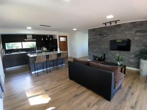 Casa  a metros del rio ,permuto por campo