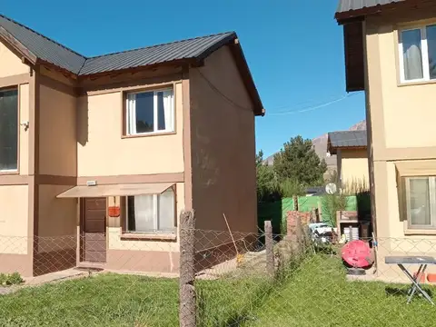Casa en esquel - dúplex 2 dormitorios.