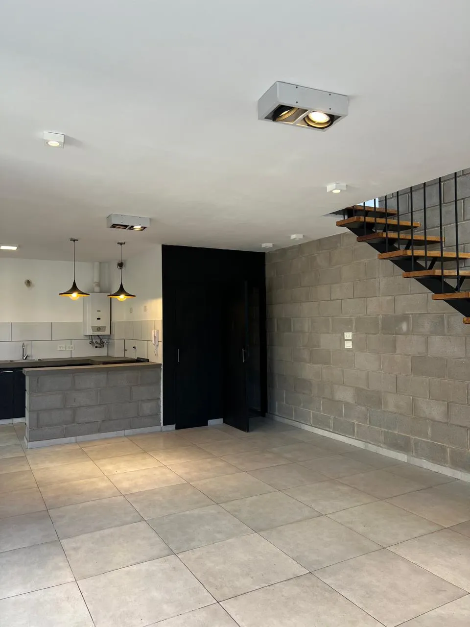 INTERCOUNTRY- DUPLEX EN VENTA- HOUSING
