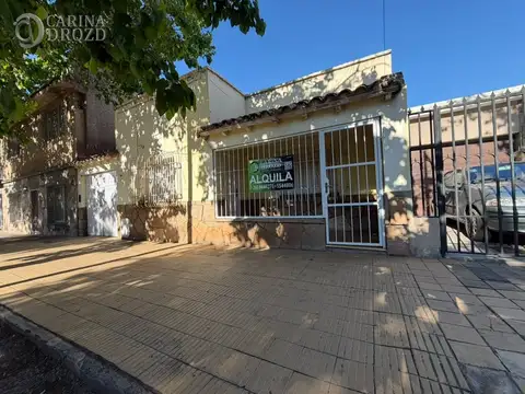 Casa en alquiler c/ cochera en dorrego