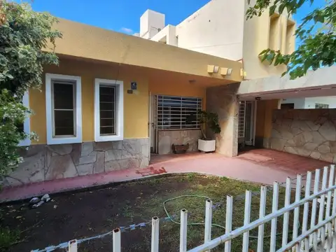 Venta casa y depto en b° santa ana