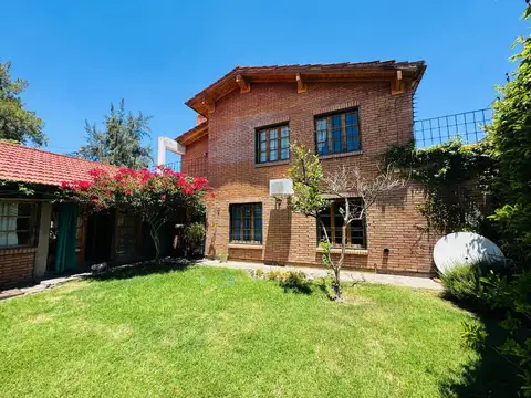 Casa en venta barrio privado, villa nueva