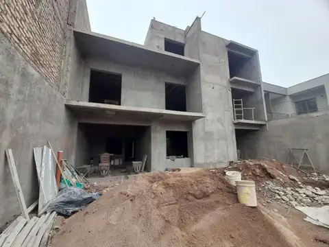 Venta de duplex 2 dormitorios barrio rincon veneto